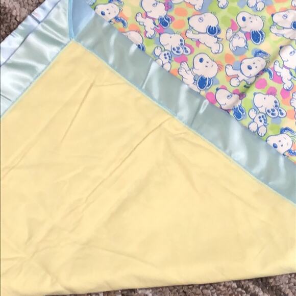 New Baby Snoopy Blanket with Satin Binding for Baby or Pet - Picture 9 of 9